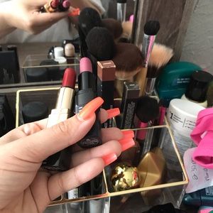 Bobbi Brown Makeup - Bobbi brown lipstick bundle Bobbi Brown Makeup - Bobbi brown lipstick bundle
